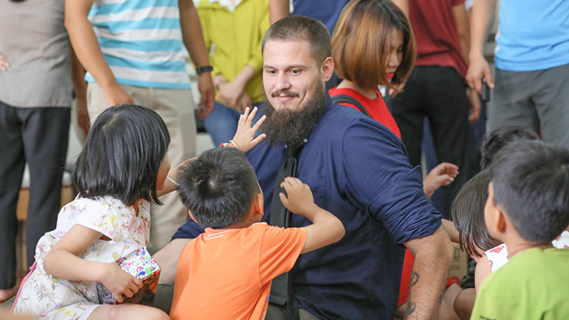 Bringing Children’s Day to the children at Mai Tam Selter