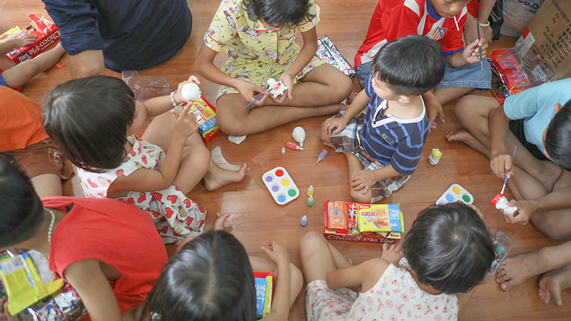 Bringing Children’s Day to the children at Mai Tam Selter