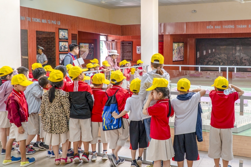 Field trip Khu du lịch Đại Nam và Di tích lịch sử Nhà tù Phú Lợi