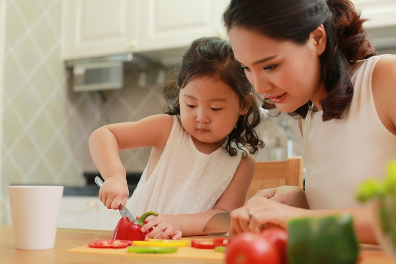 Con nghỉ học dài ngày phòng dịch Covid - 19, ba mẹ nên làm gì?