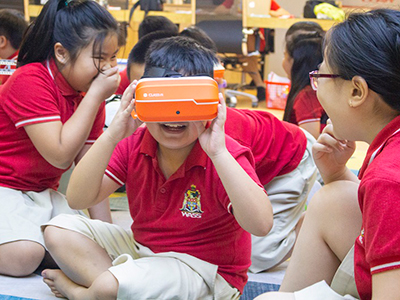 Bring the world into classroom with virtual reality - VR