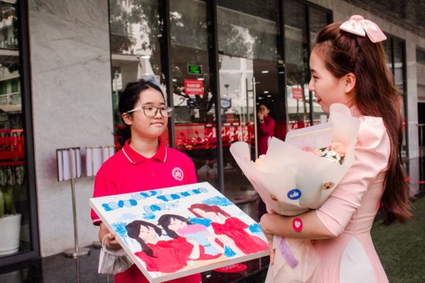 thank-you-the-future-flame-holder-wass-celebrates-vietnamese-teachers-day