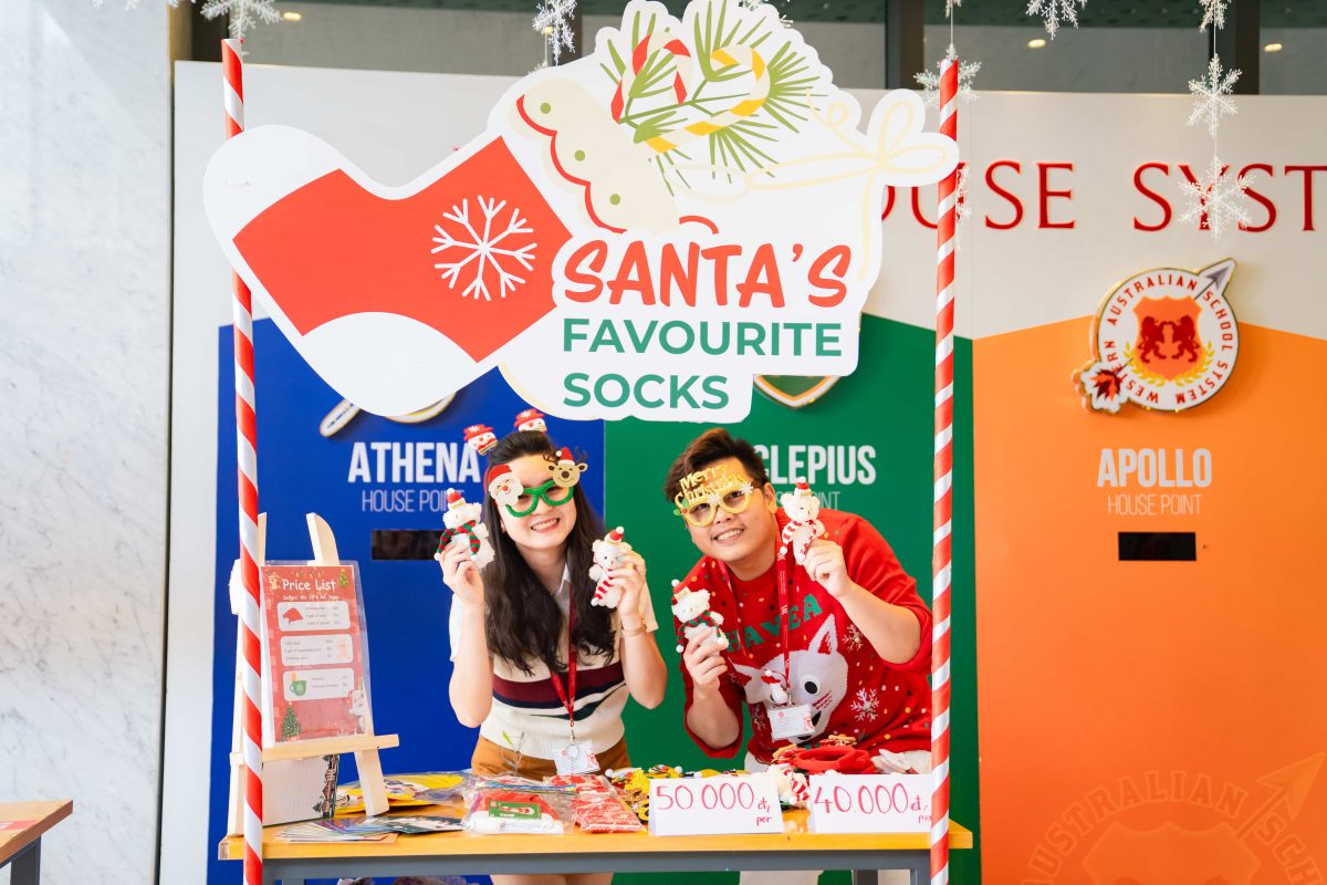 explosion-of-joy-at-the-christmas-fair-jingle-twinkle-fiesta