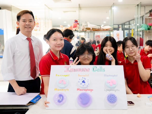 cong-dong-wass-hao-huc-cho-don-school-year-exhibition-2023-2024