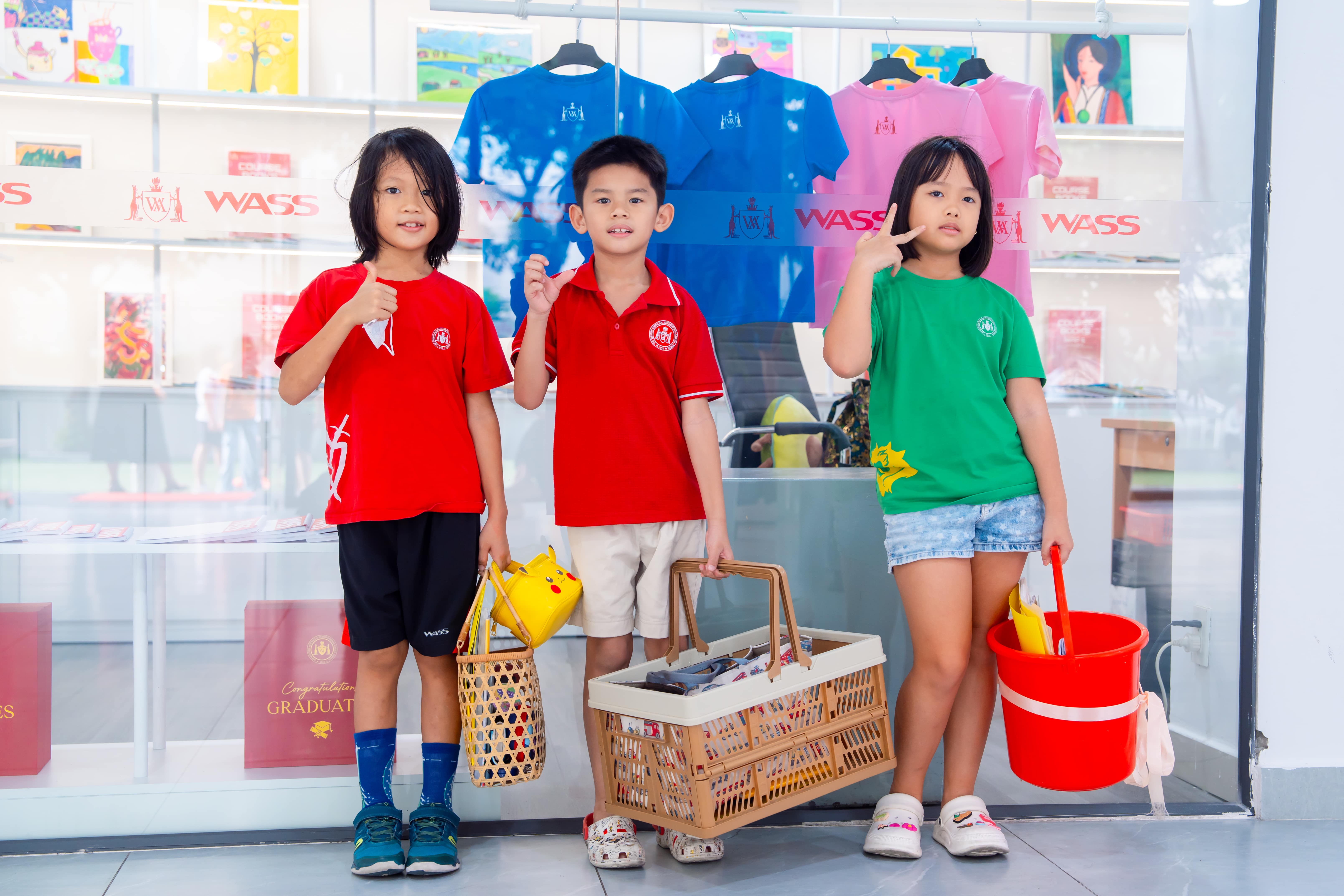 các WASSers đã tham gia tuần lễ Non-Uniform Week