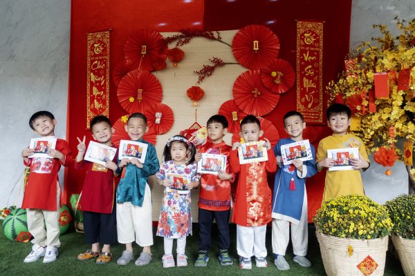 thang-2-bung-no-sang-tao-tai-nang-va-niem-vui