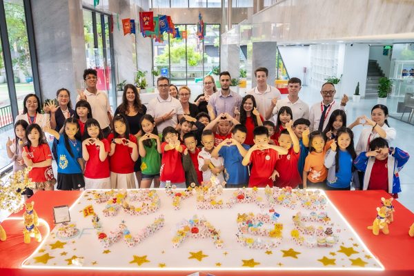 thang-9-hoc-choi-va-toa-sang-cung-wassers