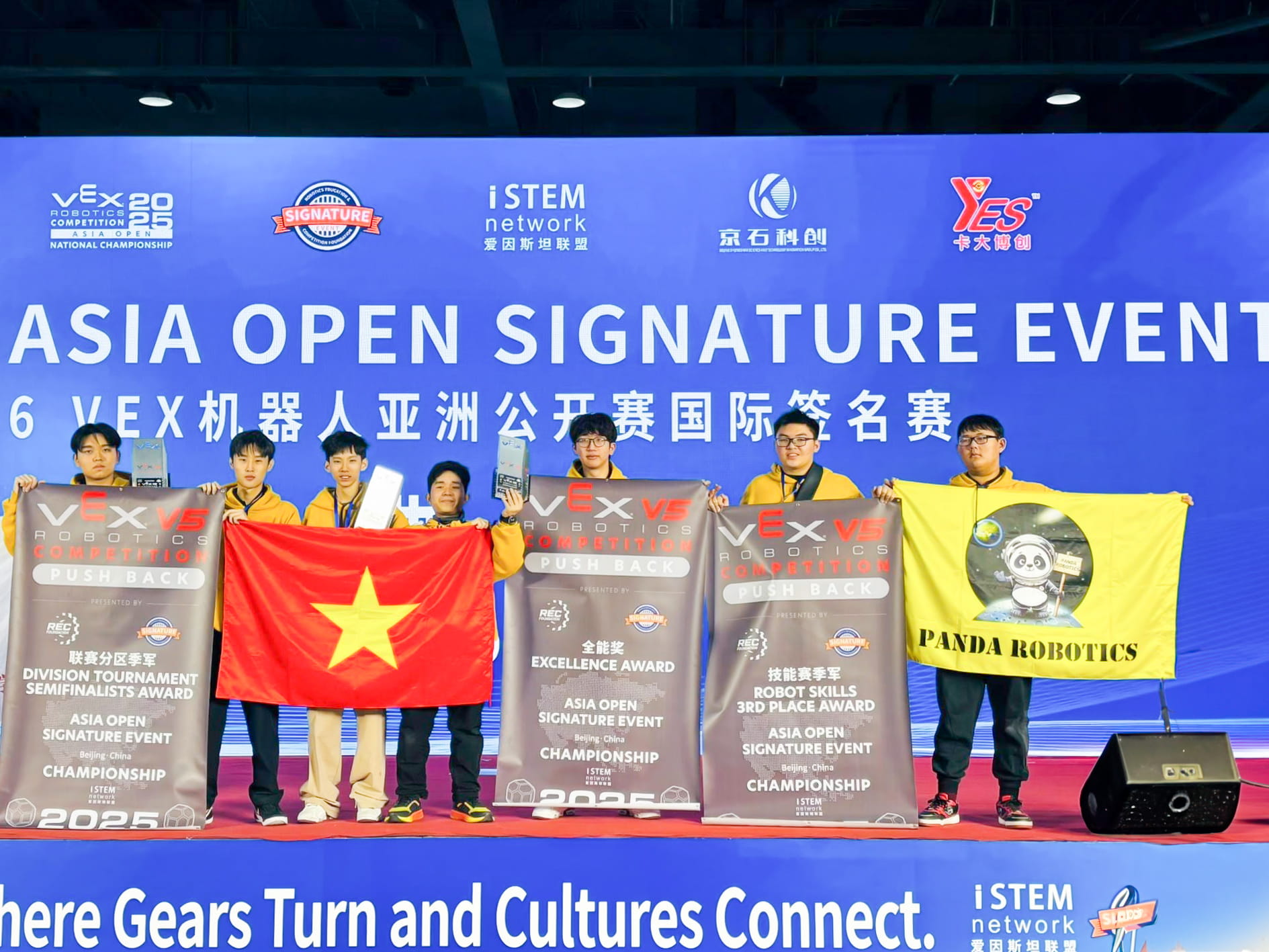 vex-robotics-chau-a-2025-noi-cac-ky-su-tai-nang-thu-thach-tu-duy-va-but-pha-gioi-han